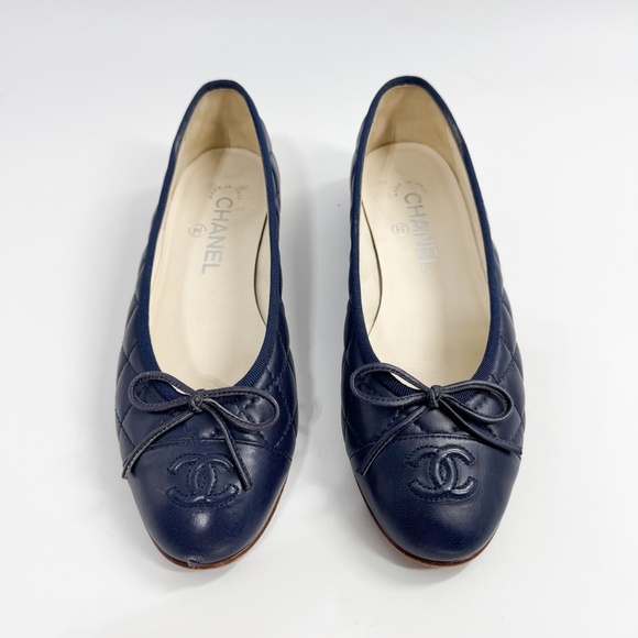Chanel Navy Blue Quilted Cap Toe CC Ballet Flats 36.5 - Picture 2 of 6